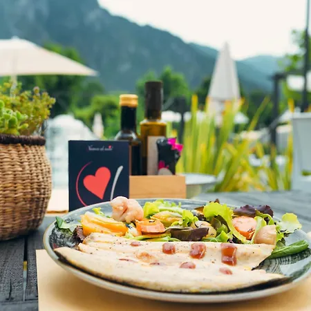 Idro Glamping Boutique Campsite