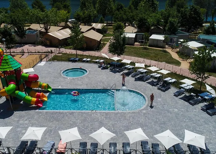 Idro Glamping Boutique * Anfo